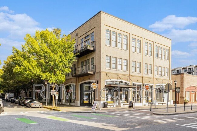 Building Photo - 925 Garrett St