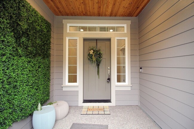 Building Photo - Spectacular Newer Construction Aloha 4 Bed/2.5 Bath Home on Dead-End Street