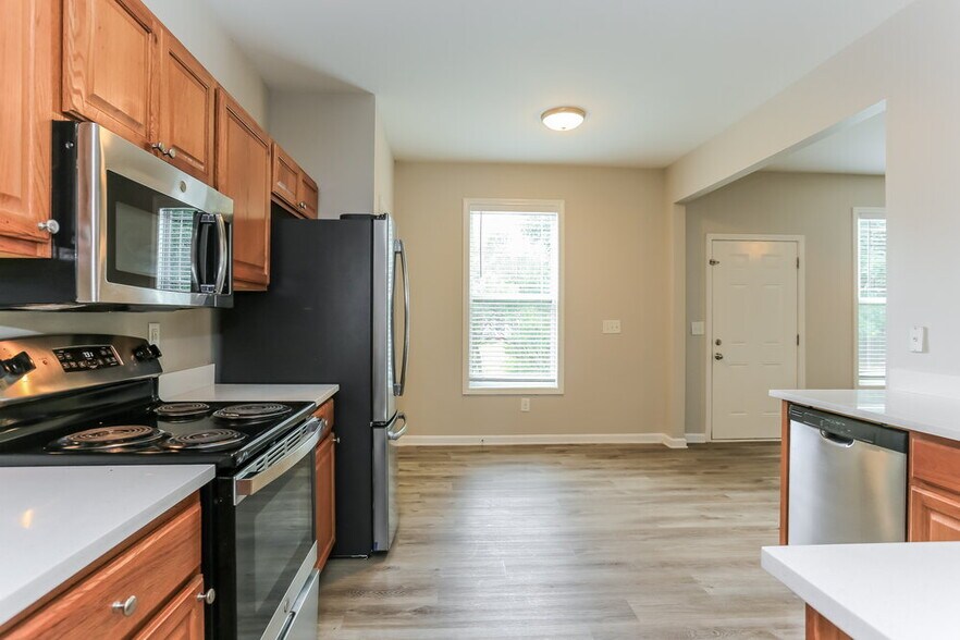 Building Photo - 1555 Persimmon Trace