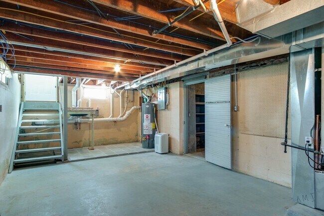 Building Photo - Country House in the Rock Creek School Dis...