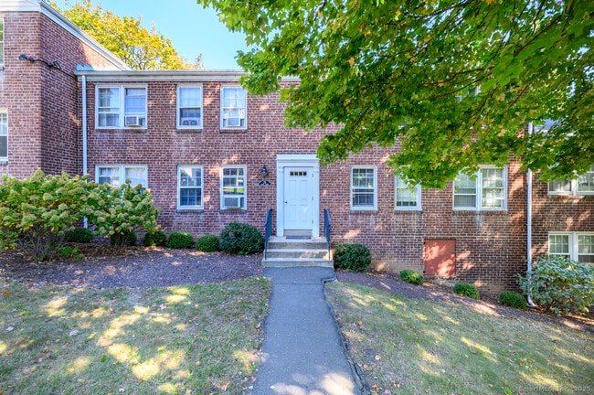 Primary Photo - 29G Clarmore Dr