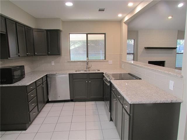 Building Photo - 6820 Stillmeadows Cir N