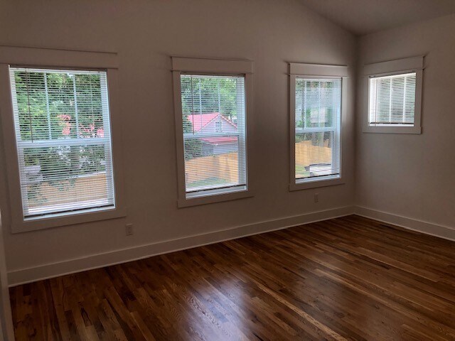 Upstairs bedroom with full bathroom - 6361 A Ivy St