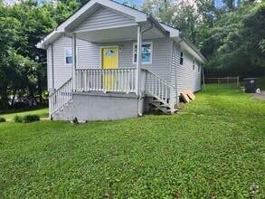 Building Photo - 2 bedroom 1 bath fully updated home in Eas...