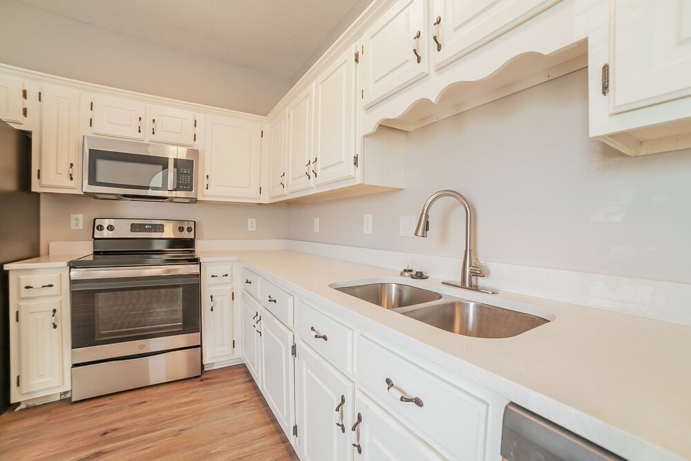 Building Photo - 8978 Shellflower Dr