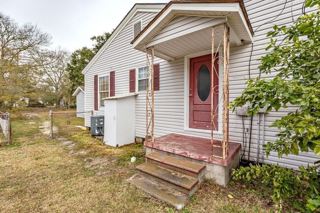 Building Photo - Cozy 2-Bedroom Home in Pascagoula