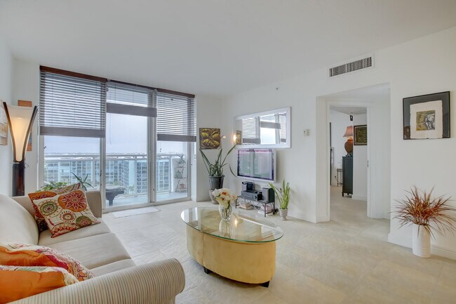 Building Photo - 3000 S Ocean Dr