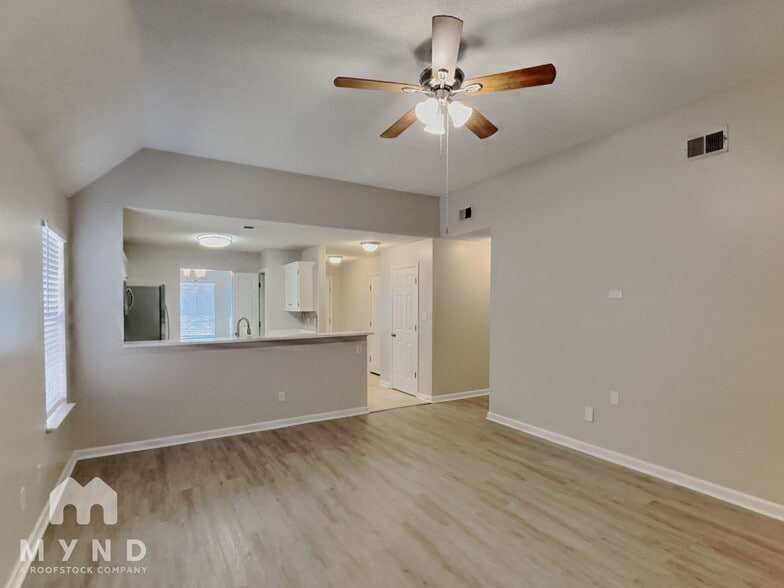Building Photo - 8313 Regal Bend Dr