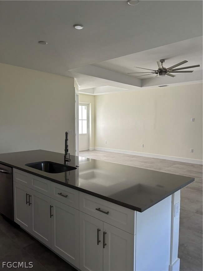 Building Photo - 184 E Mariana Ave