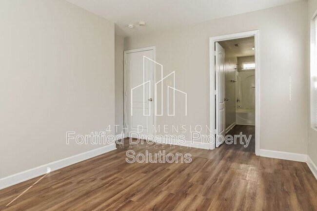 Building Photo - 4917 Trent Hill Dr
