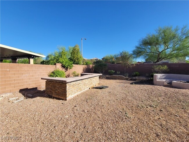 Building Photo - 9338 Wilderness Glen Ave