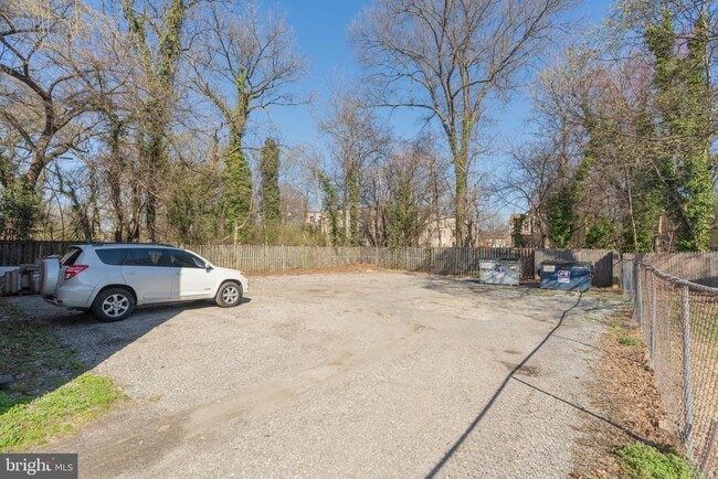 Building Photo - 4936 Nash St NE