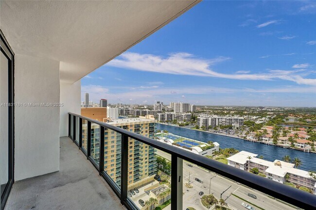 Building Photo - 2301 S Ocean Dr