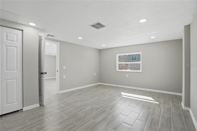 Building Photo - 5543 Quist Dr