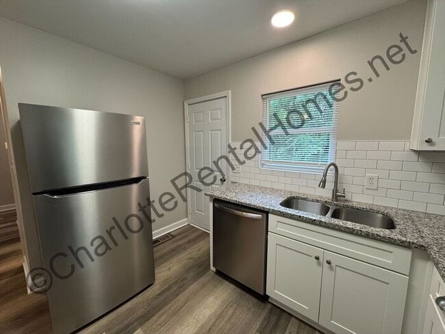 Building Photo - Nice renovated home in Gastonia!