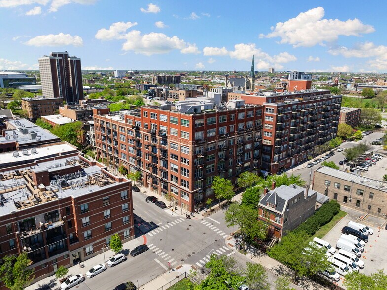 Building Photo - 1500 W Monroe St