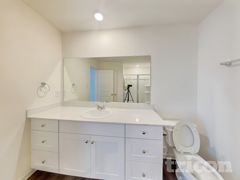 Building Photo - 12712 Big Rnch Rd