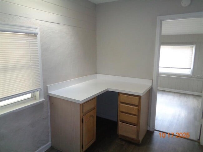 Building Photo - 506 E Pennsylvania Ave