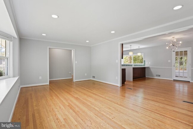 Building Photo - 6139 Tompkins Dr