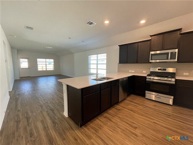 Building Photo - 214 Escondido Cir