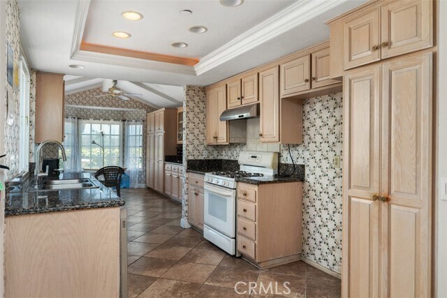 Building Photo - 24522 Quintana Dr