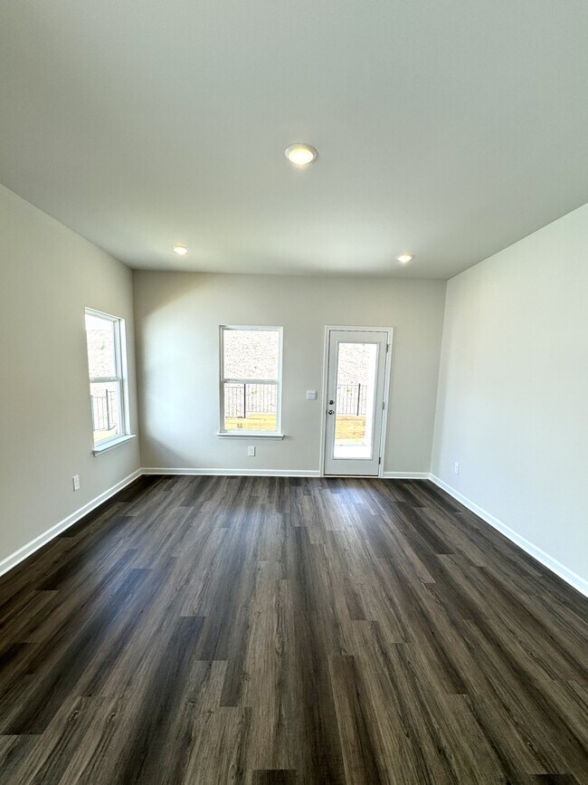 Building Photo - 2103 Baron Mnr Dr