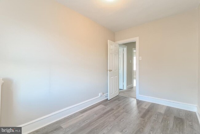 Building Photo - 7037 Elmwood Ave