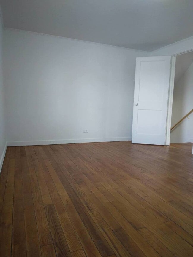 Building Photo - 810 Sullivan Ct