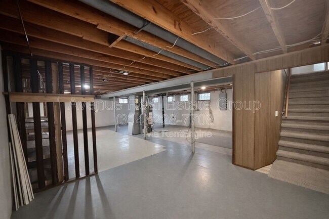 Building Photo - 1715 Dover Trace Dr