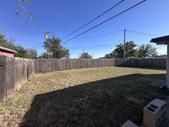 Building Photo - 2310 Oxford Cir