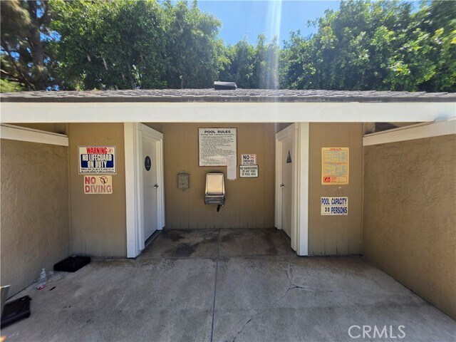 Building Photo - 4 Albany
