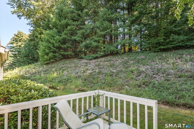 Building Photo - 2 Bramble Bush