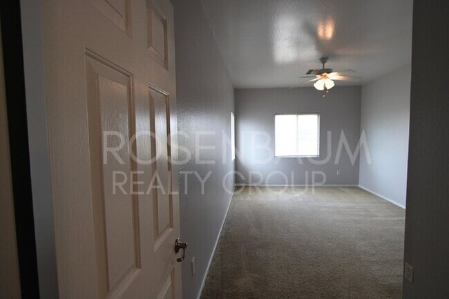 Building Photo - 15237 S Moon Valley Rd