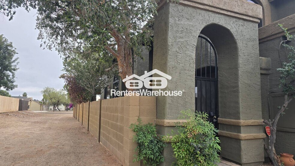 Building Photo - 3065 W Tarina Ct