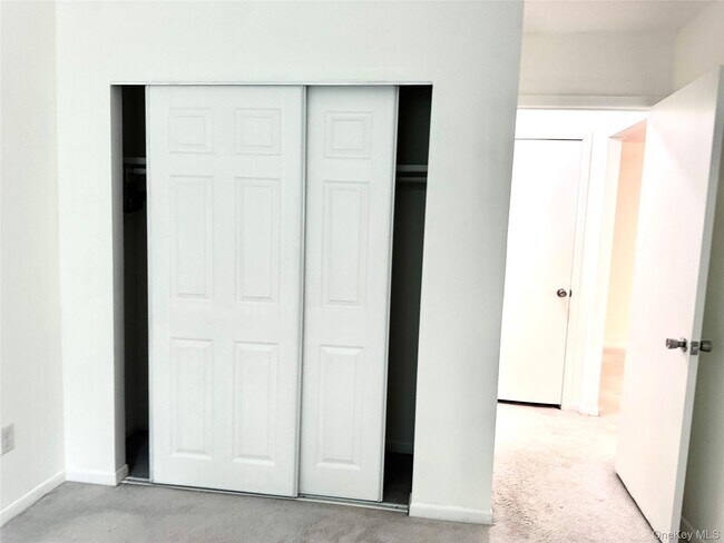 Building Photo - 3 Loudon Dr