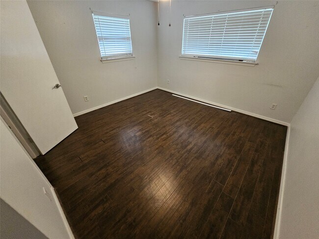Building Photo - 5526 Whispering Creek Way