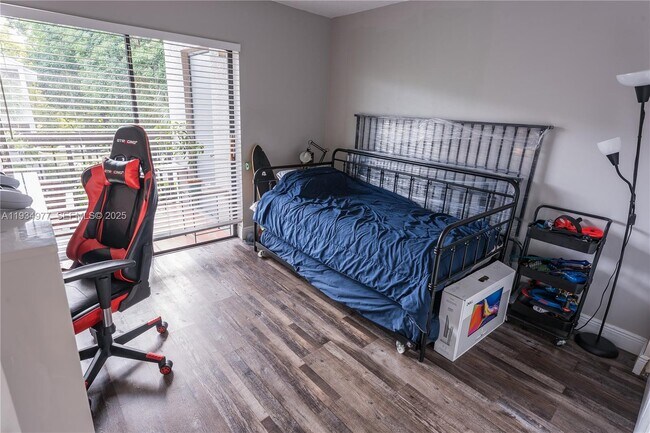 Building Photo - 8810 SW 132nd Pl