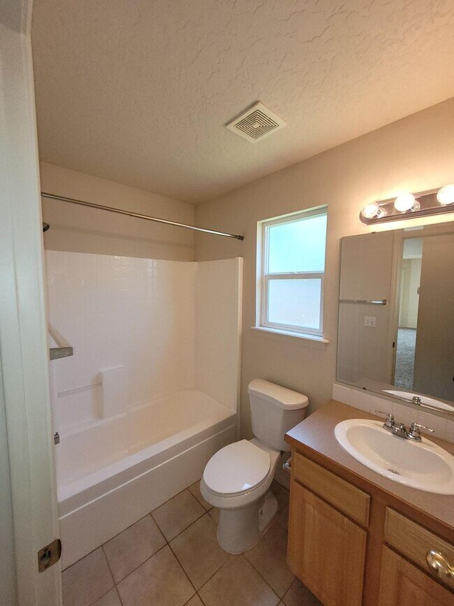 Building Photo - 4450 N Mooney Falls Way