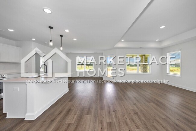 Building Photo - 133 Bella May Ln