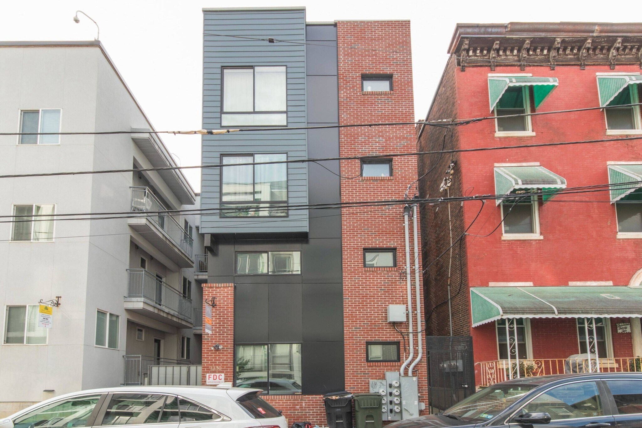 Building Photo - 1330 N 15th St