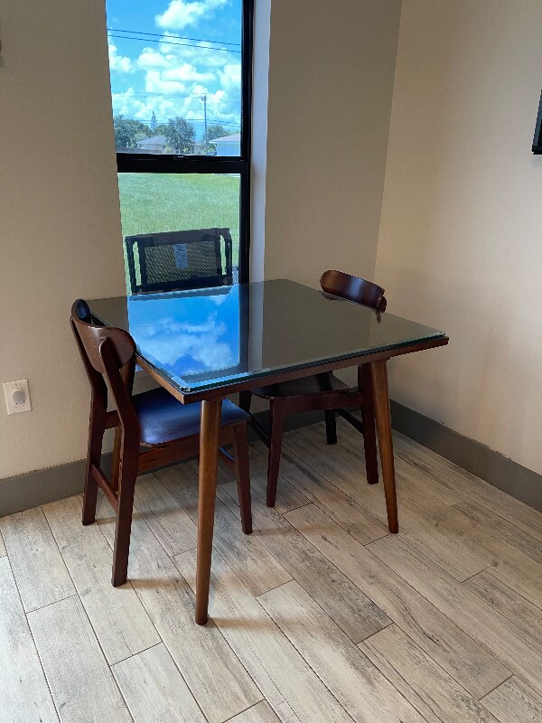 Building Photo - 2116 NE 8th Pl