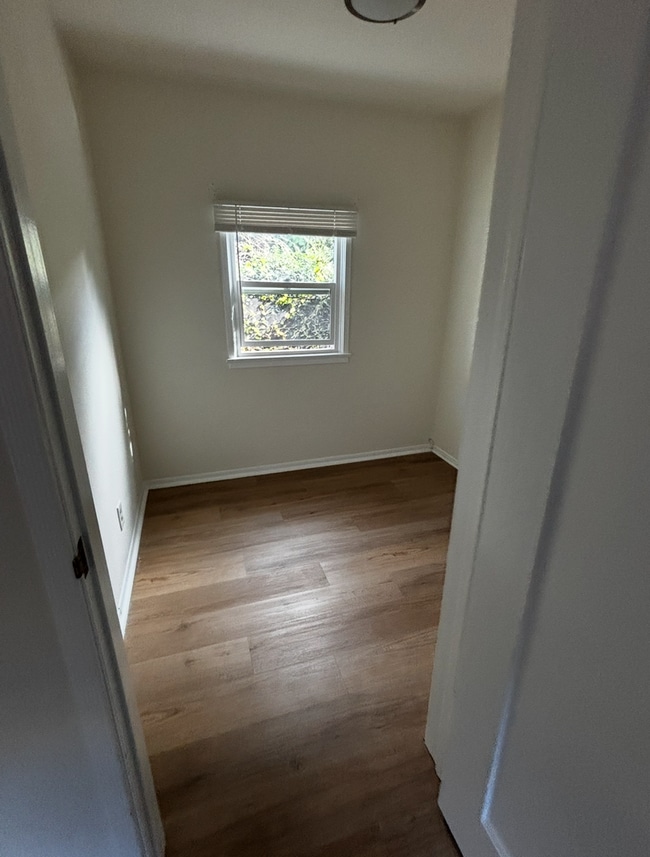 Building Photo - Charming 1 Bedroom House in Venice with Patio and W& D in unit !!! All Utilities Included !!!