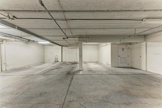 Building Photo - 5200 Manorwood Dr