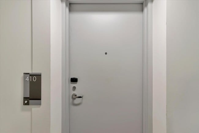 Building Photo - 1075 Market St