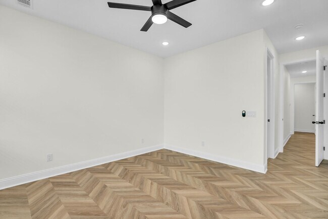 Building Photo - East Duffy Street