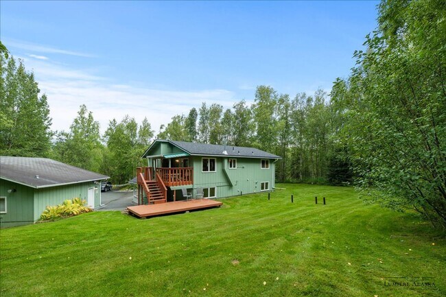 Building Photo - Beautiful 4 Bedroom 2 Bathroom House!
