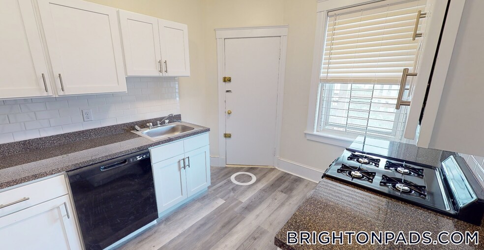 Building Photo - 130 Englewood Ave