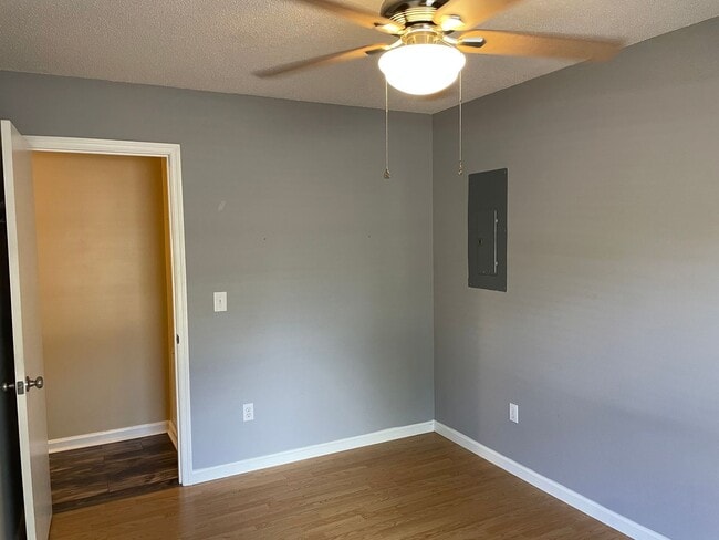 Building Photo - 1136 Longleaf Rd