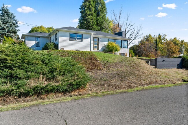 Building Photo - 560 N Keene Way Dr