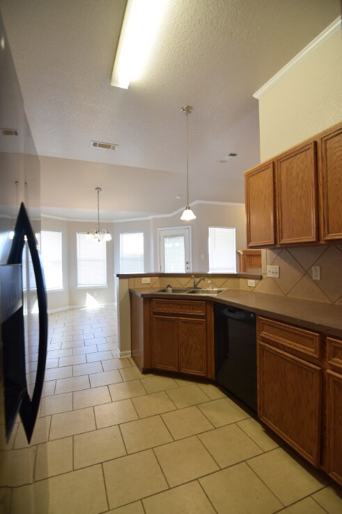 Building Photo - 3501 Salt Fork Dr
